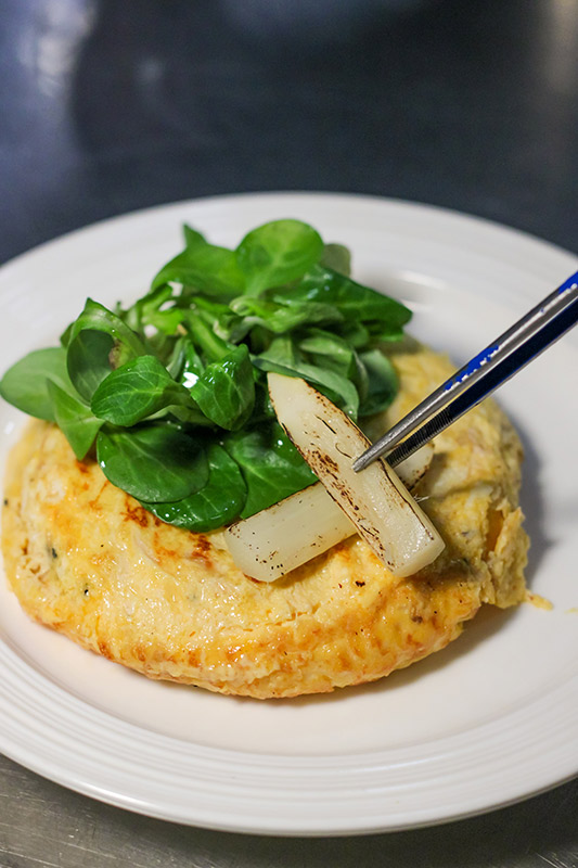 Spanish omelet with lamb's lettuce